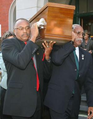 2006-peter-norman-coffin